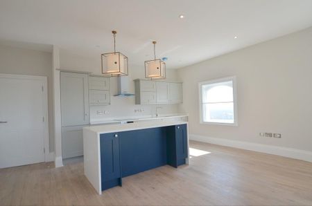 2 bedroom penthouse to rent - Photo 3