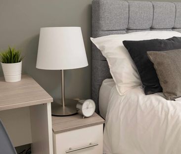 Burnell Avenue Room 5 - Photo 5