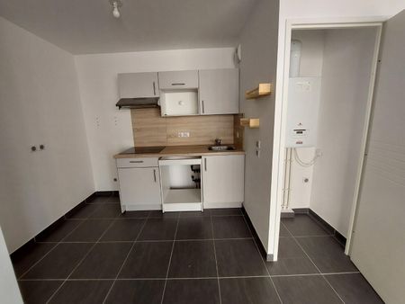 location Appartement T2 DE 41.35m² À SAINT JEAN DE VEDAS - Photo 2