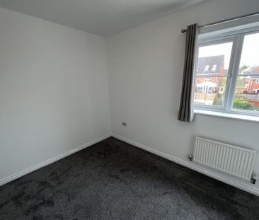 Century Way, Halesowen, West Midlands - Photo 3