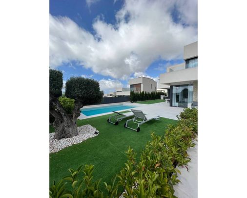 Brand new villa on Sierra Cortina, Alicante (key ready) - Photo 1