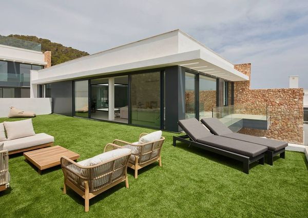 Luxury Detached House for rent in Santa Eulària des Riu, Spain