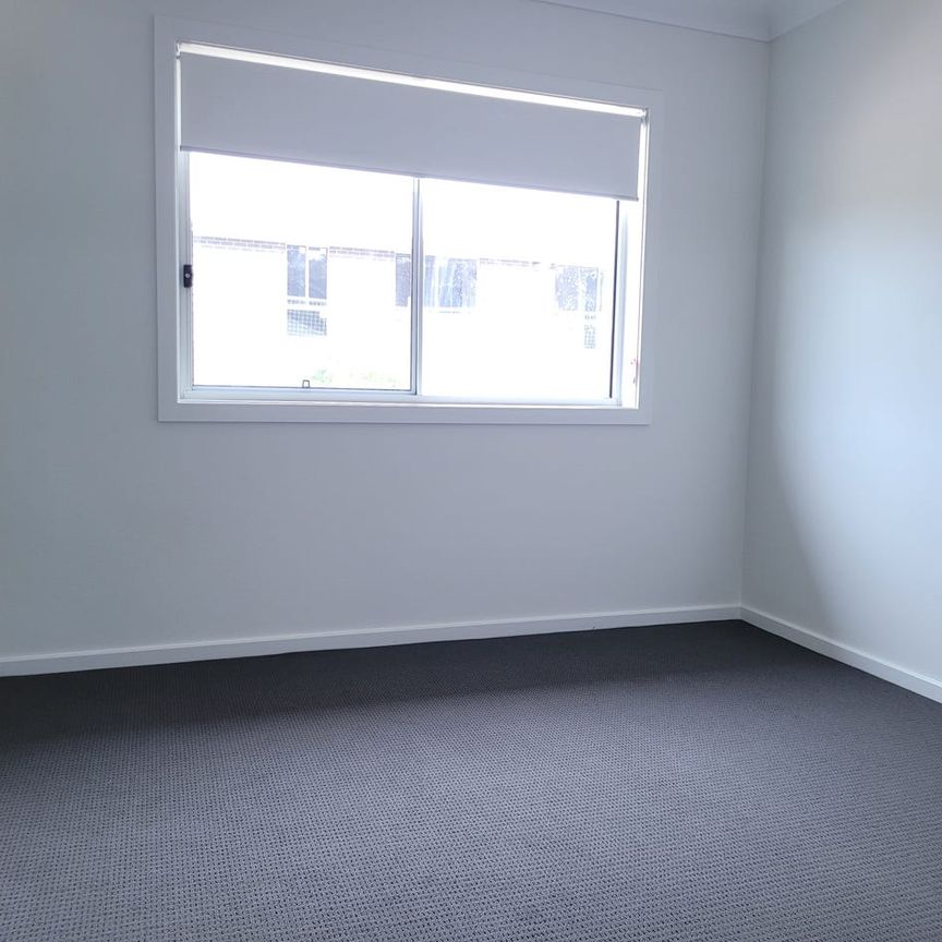 LUXURIOUS FAMILY HOME FOR LEASE - Photo 1