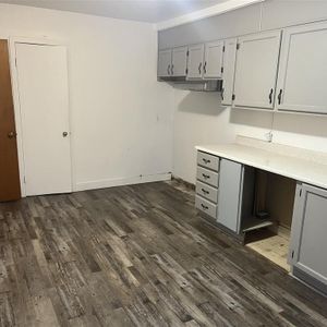 5 1/2 rénové, à 5 mn à pied du métro Fabre, des commerces et grands parcs - Photo 2