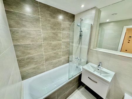 2 bedroom flat to rent - Photo 3