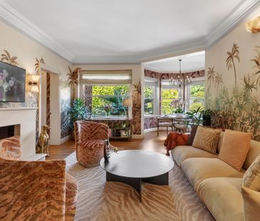 FULLY FURNISHED GRAND ART-DECO BEAUTY - Photo 1