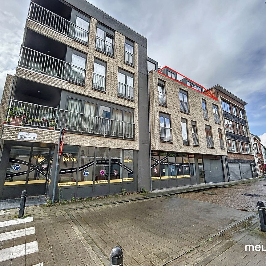 Uniek gemeubeld duplexappartement met garage - Foto 1