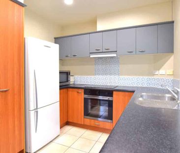 For Rent – Spacious & Modern Townhouse - Photo 4