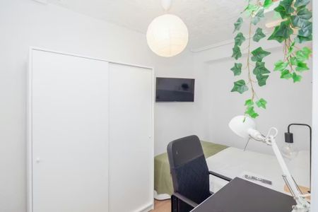 Carrer dEscalante, Valencia, Valencian Community 46011 - Photo 4