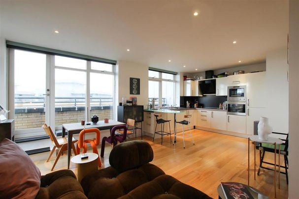 2 bedroom penthouse to rent - Photo 1