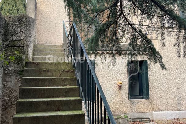 CHATEAURENARD - Appartement meublé avec extérieur et place de parking - Photo 1