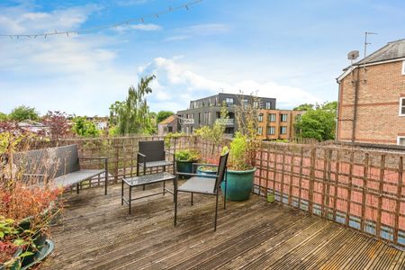 Studio Flat, Park Road, N8 - Photo 3