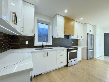 For Lease - 99 Twenty Sixth Street Unit# Main, Toronto, Ontario - Photo 2