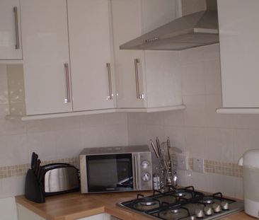 4 Bed End Terrace, Monart Rd, M9 - Photo 5