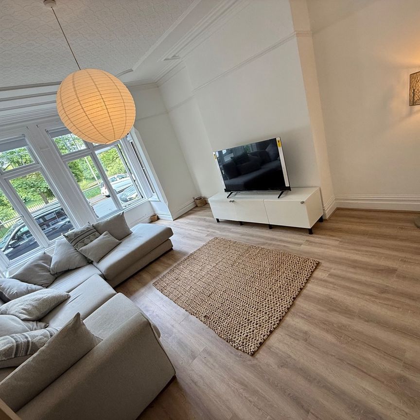 8 Bed Terraced House, Greenbank Road, L18 - Photo 1