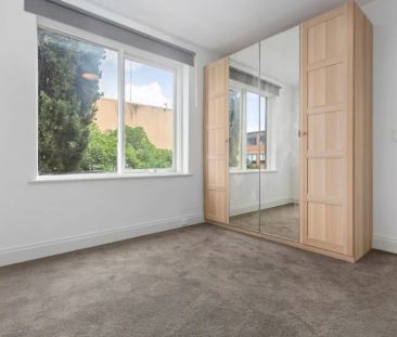 Bright Two-Bedroom Apartment in Prime Richmond Location - Photo 5