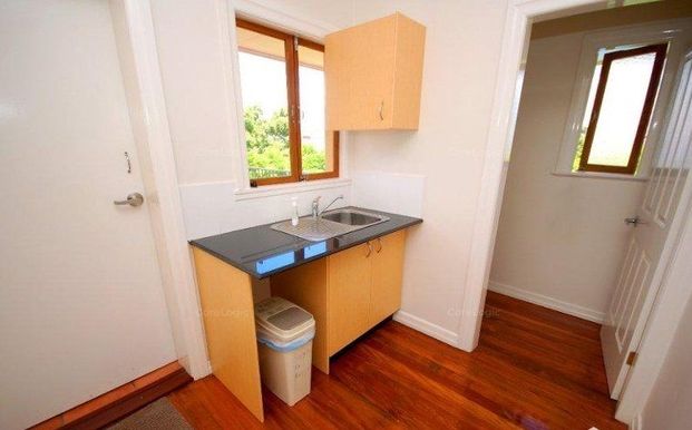 1 BEDROOM AVAIL IN SHARE HOUSE - GREAT LOCATION! - Photo 1