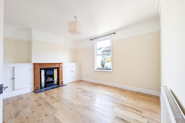3 bedroom semi-detached house to rent - Photo 1