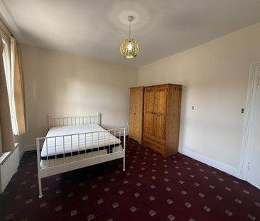 Room To Let - Photo 1