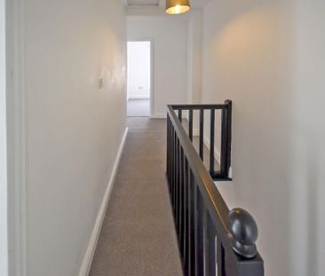 3 bedroom end of terrace house to rent - Photo 4