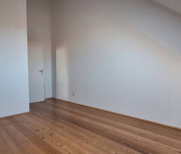 Tolle 2 Zimmer DG-Wohnung in Ruhelage inkl. Nutzung Gemeinschaftste... - Photo 1