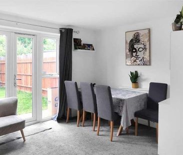 Robin Place, Allington, ME16 - Photo 3