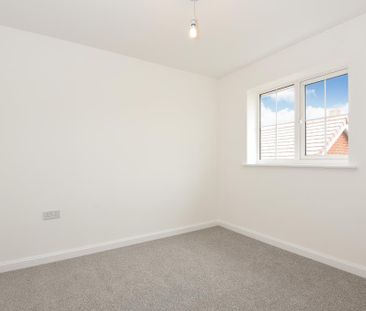 3 bedroom semi-detached house to rent - Photo 5