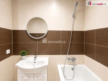 Moderní byt 2+1 po kompletní rekonstrukci ve vyhledávaných Všebořicích – stačí se nastěhovat! - Photo 5