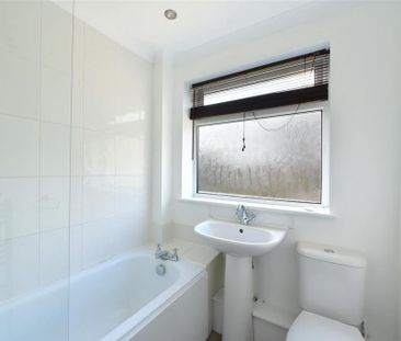 4 bedroom detached house to rent - Photo 6