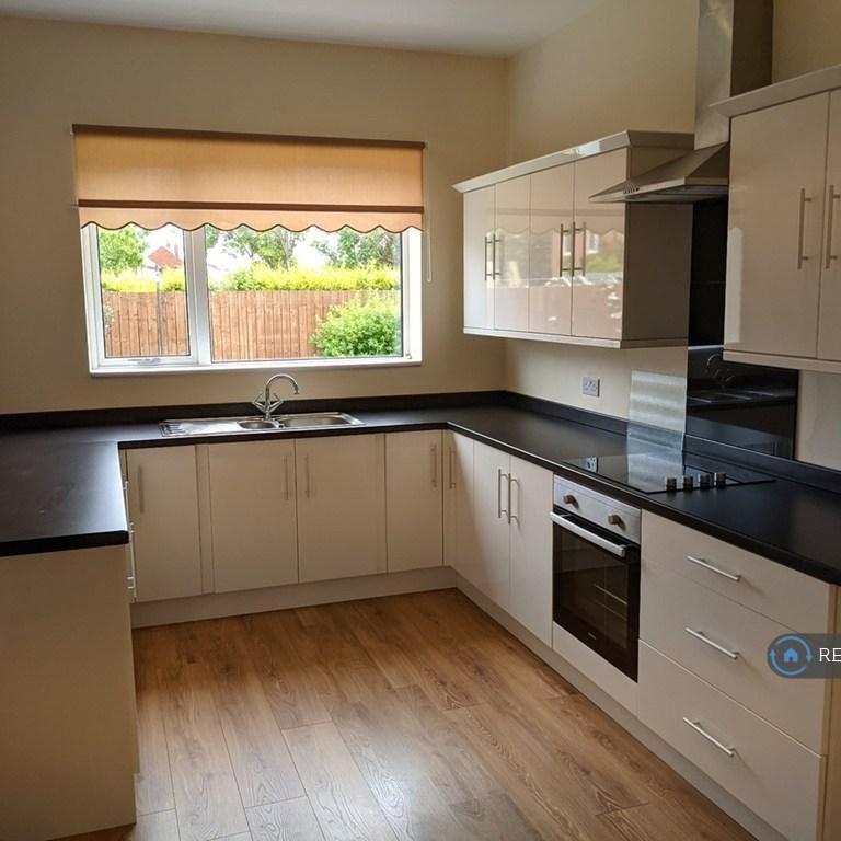 2 bedroom bungalow to rent - Photo 1