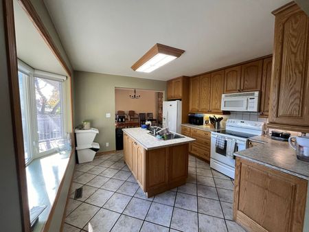 4932 Viceroy Drive Northwest, Calgary - Photo 3