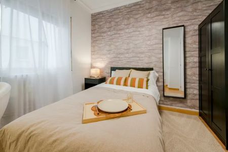 Calle de Alburquerque, Madrid, Community of Madrid 28010 - Photo 5