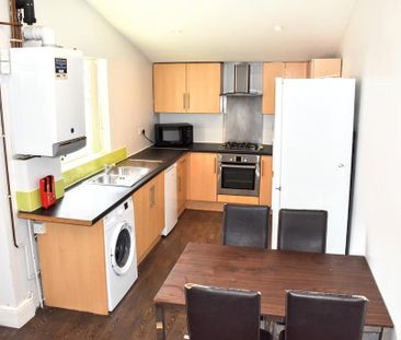 6 bedroom terraced house to rent - Photo 3