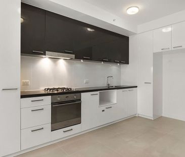 Stylish & Convenient - Photo 3