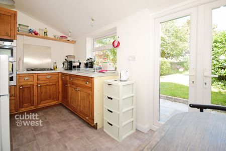 2 bedroom apartment to rent - Photo 4