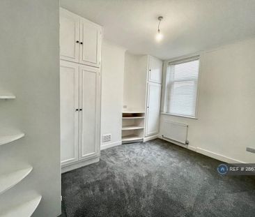3 bedroom terraced house to rent - Photo 6
