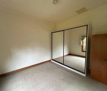 BRICK VENEER HOME IN A GOOD LOCATION - Photo 2