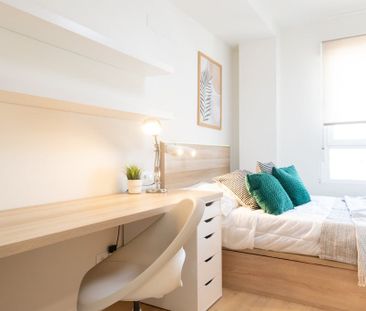 Avenida del Cardenal Herrera Oria, Madrid, Community of Madrid 28034 - Photo 4