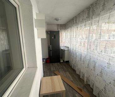 Închiriază Apartament 3 camere Apărătorii Patriei - Photo 5