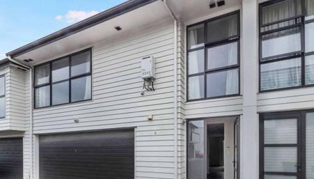 Two story home! - Photo 5