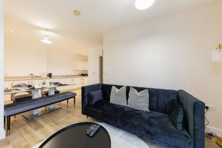 3 bedroom flat to rent - Photo 2