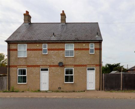 3 bedroom semi-detached house to rent - Photo 4