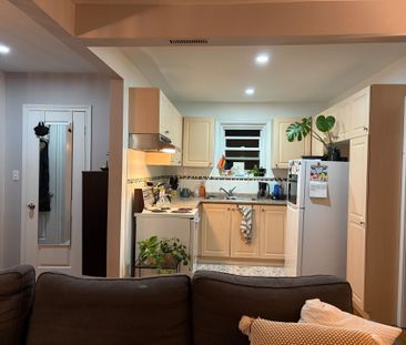 For Lease - 158 Millwood Road Unit# 2nd Floor, Toronto, Ontario - Photo 2