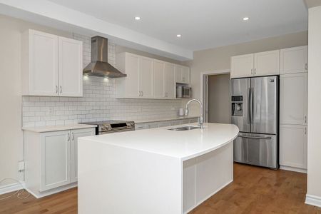 For Lease - 115 Discovery Crescent, Stittsville - Munster - Richmond, Ontario - Photo 3