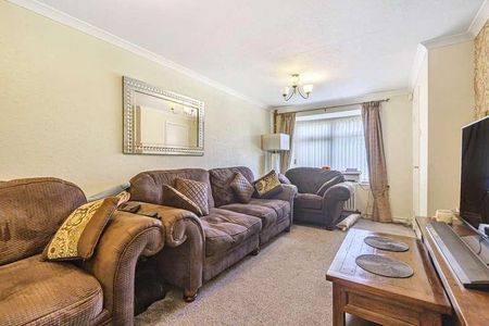 Claydon Road, Horsell, Woking, GU21 - Photo 2