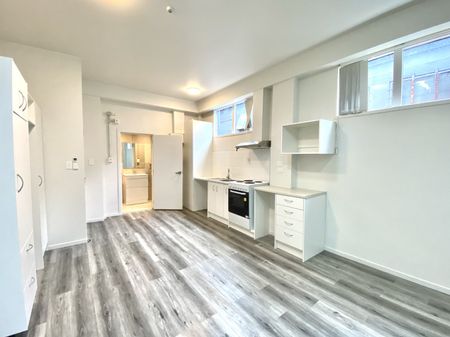 Unit 5, 78 Rosebank Road, Avondale, Auckland - Photo 5