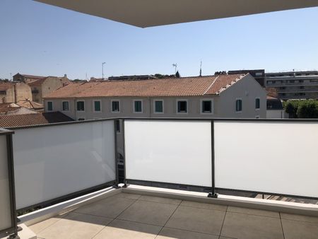 Location Appartement 2 pièces 50m² BEZIERS 34500 - Photo 4