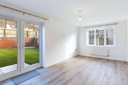 3 Bedroom - Photo 5