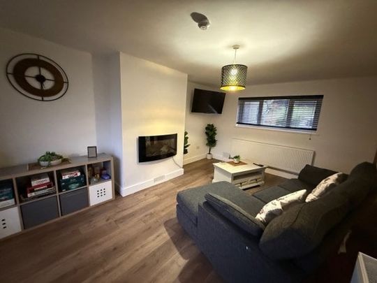 Maesyfelin, Llanelli, SA15 - Photo 1