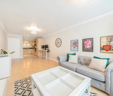 Twickenham Road, TW7, London - Photo 1
